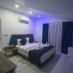 Iksirci Baba מלון 5*
