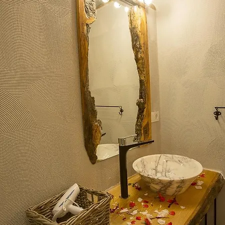 Iksirci Baba Hotel